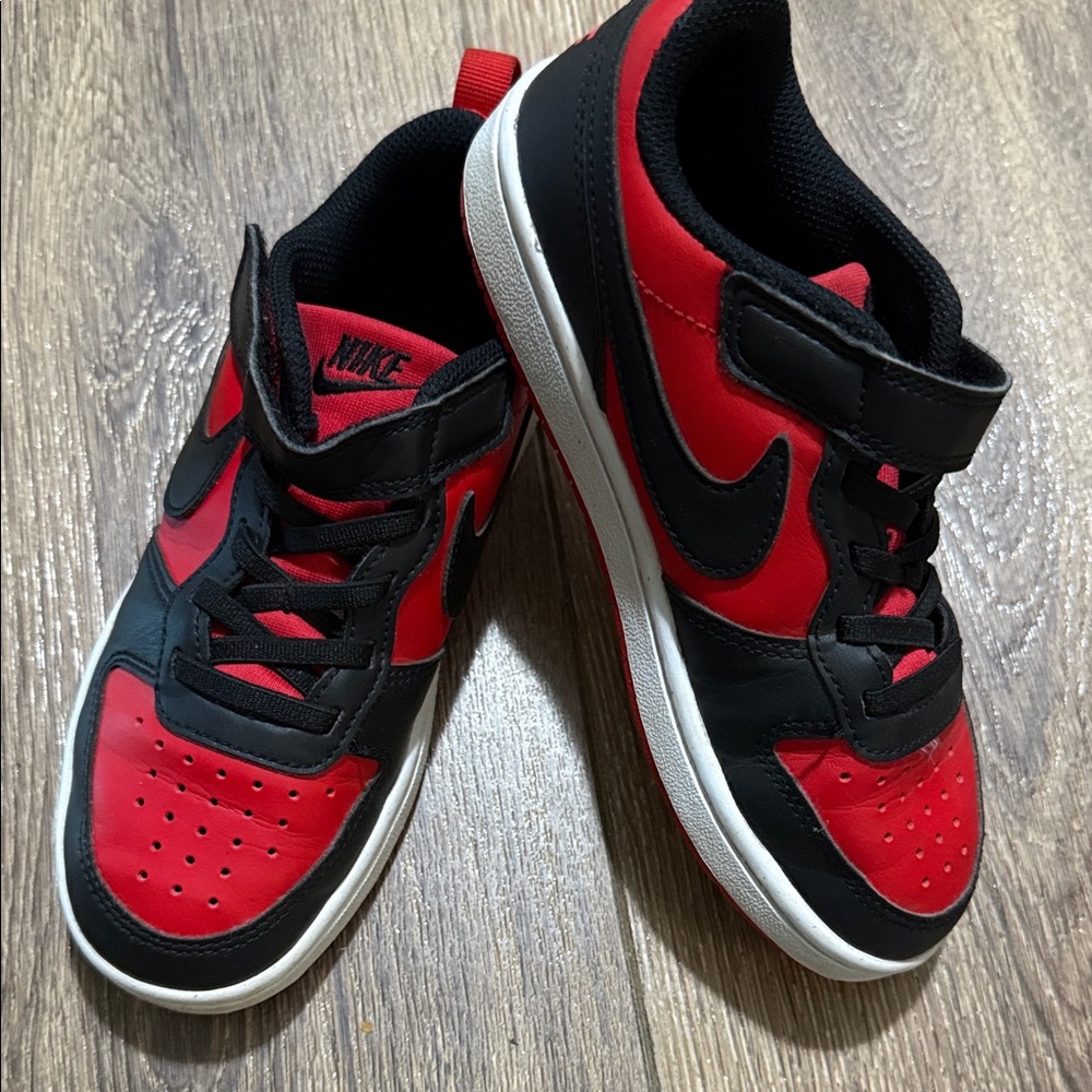 Nike Kids Black and Red Sneakers